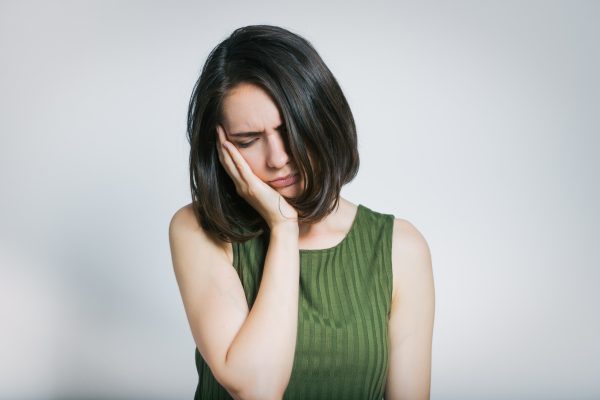 dealing with jaw pain from TMJ disorder